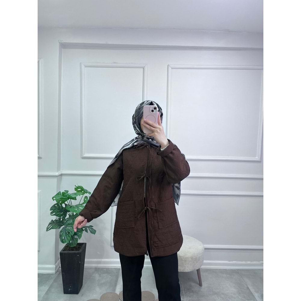 25138 ÜÇ BAĞCIKLI KAPİTONE CEKET