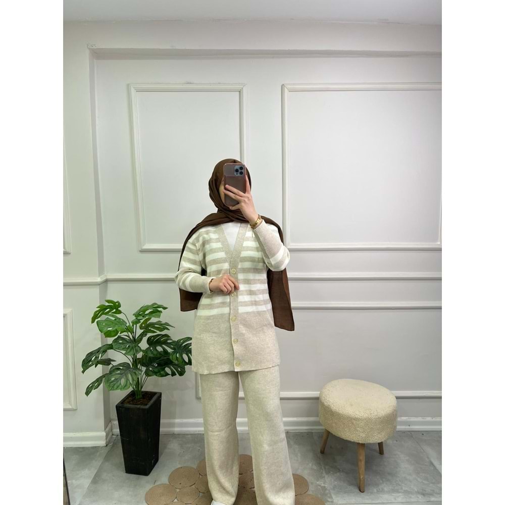 1028 ÇİZGİLİ DÜĞMELİ TRİKO TAKIM