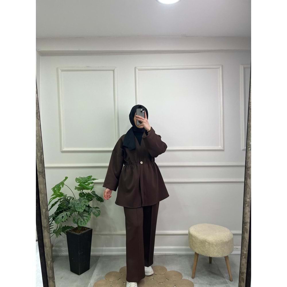 22003 ÖNÜ DÜĞMELİ BELİ LASTİK TAKIM