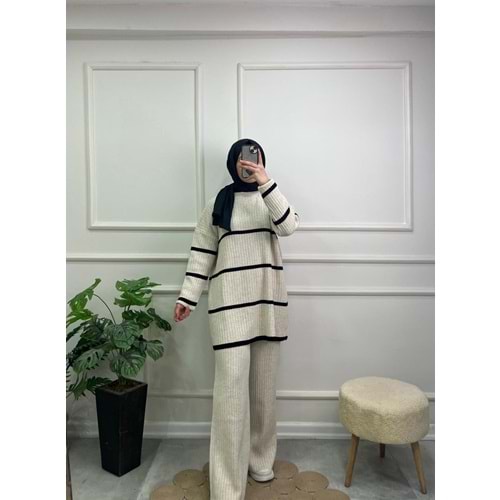 6897 ÇİZGİLİ TAKIM