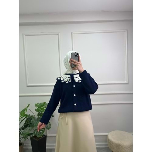 6900 YAKA DANTEL DETAYLI HIRKA